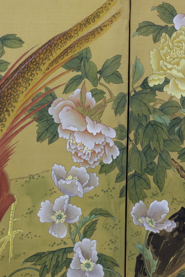 Panneau peint sur soie aux motifs de pivoines et oiseaux, Japon, Années 1950 - autre feuillage