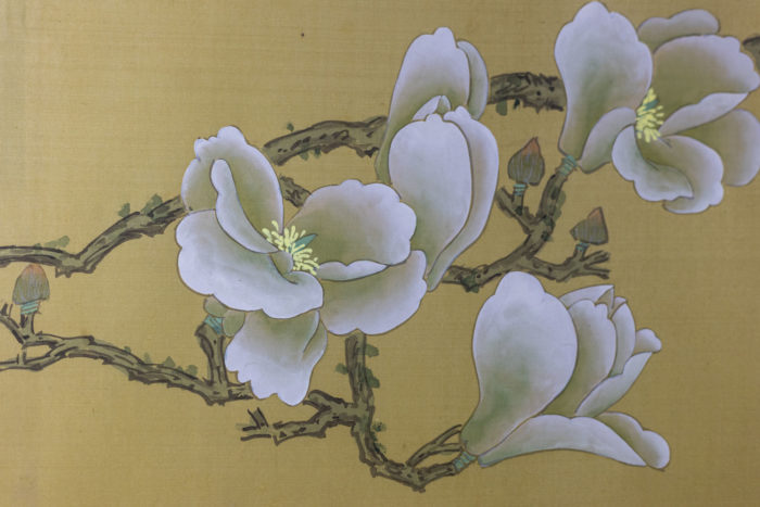 Panneau peint sur soie aux motifs de pivoines et oiseaux, Japon, Années 1950 - fleurs