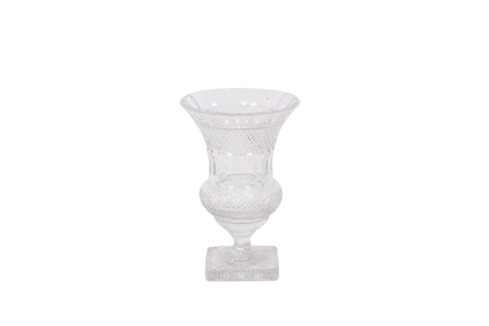 Vase en cristal taillé de forme Médicis - face