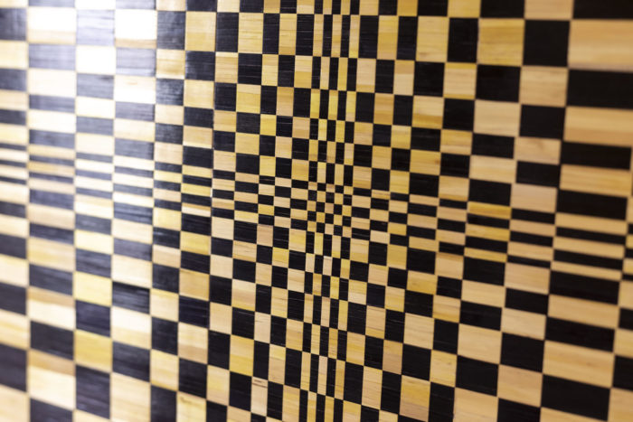 Table en marqueterie de paille en hommage à Victor Vasarely - autre zoom