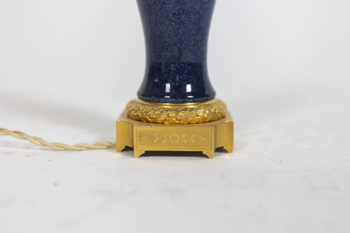 Porcelain and bronze lamp, circa 1880 - base