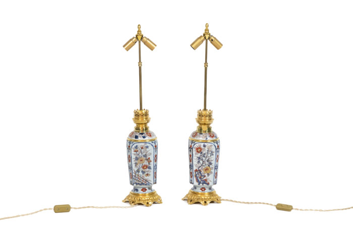 Paire de lampes Imari et bronze - sans abat-jour