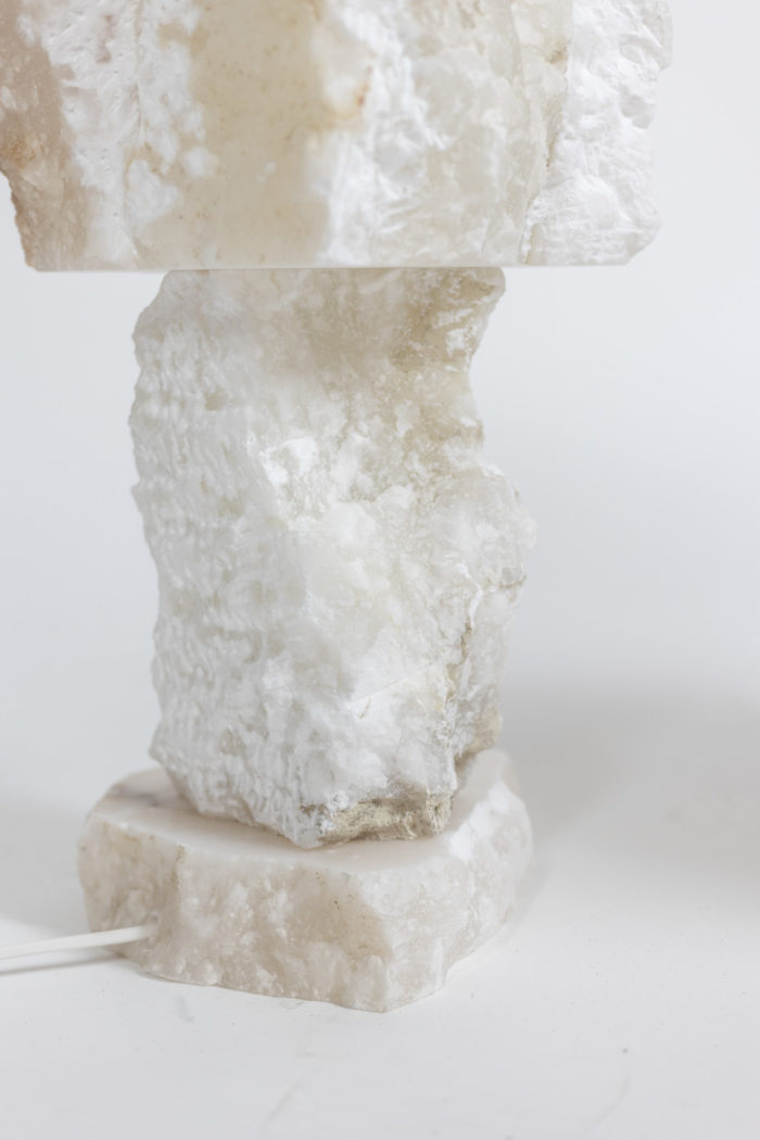 Pair of alabaster lamps, contemporary work - focus