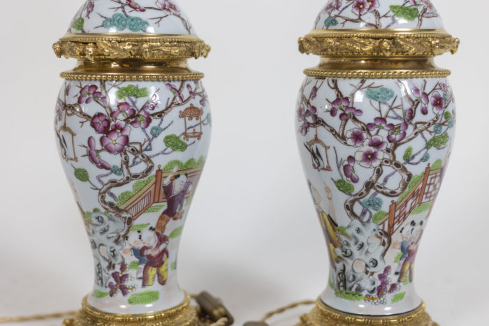 Pair of lamps in porcelain of Samson, circa 1880 -  other zoom
