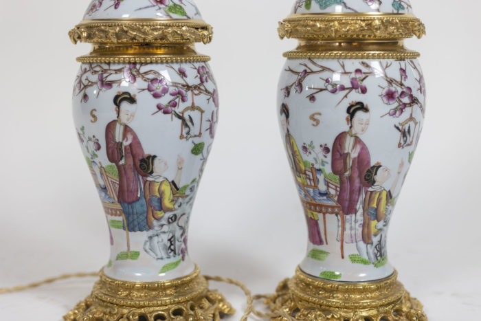 Pair of lamps in porcelain of Samson, circa 1880 - detail character