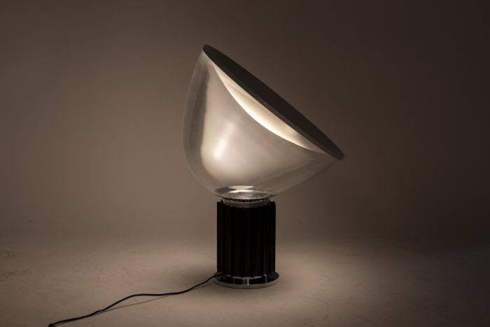 Achille et Pier Giacomo Castiglioni, lampe Taccia édition Flos - light