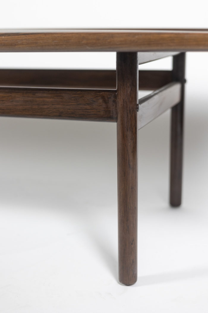 Grete Jalk, Table basse en palissandre - piètement