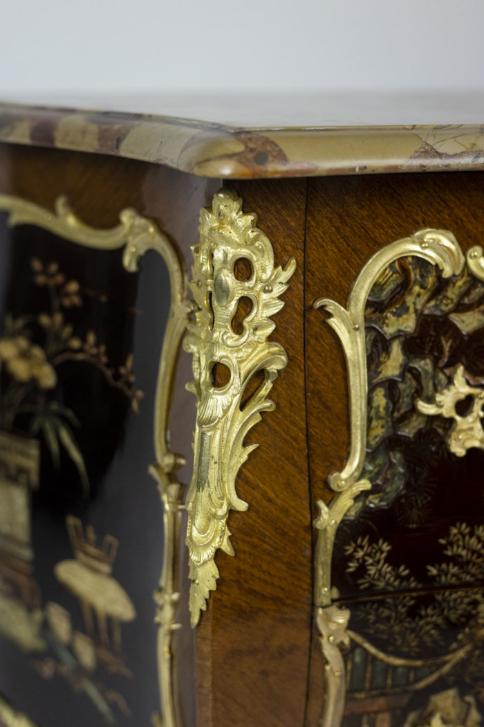 Chest of drawers in Louis XV style, circa 1950 - ornement