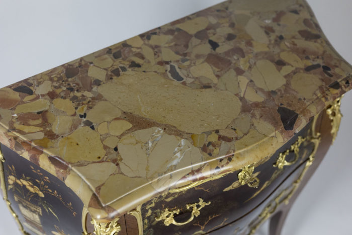 Chest of drawers in Louis XV style, circa 1950 - view of the tray