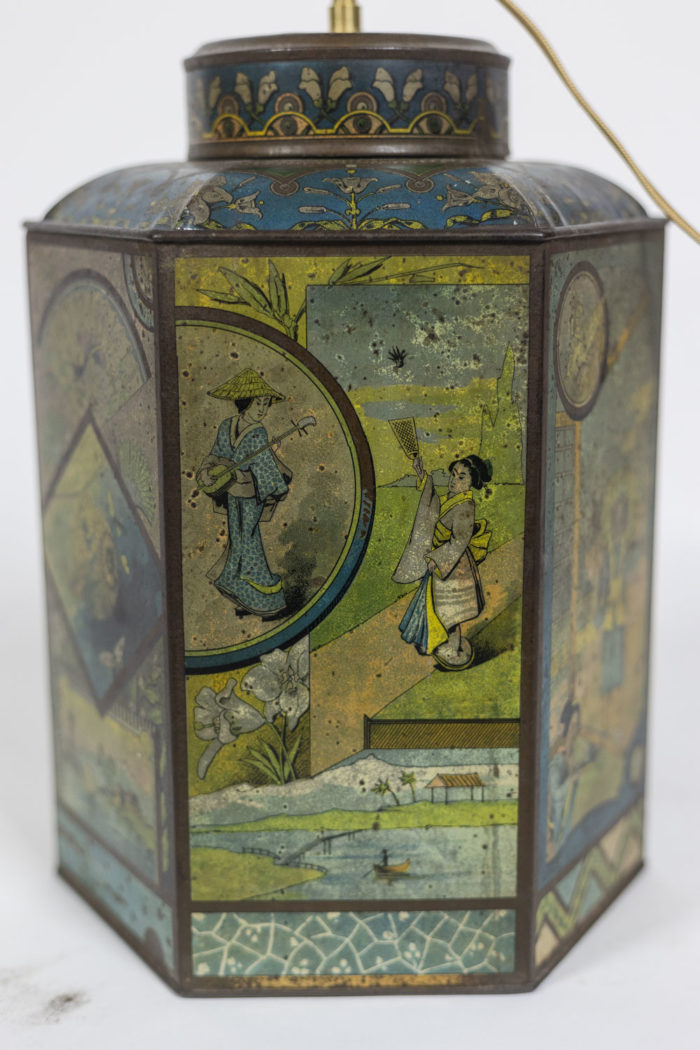 Pair of tea canisters mounted as a lamp, circa 1880 - une face