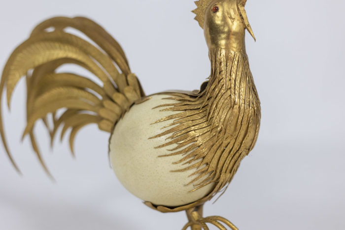 Sculpture coq en oeuf d'autruche et laiton - autre détail