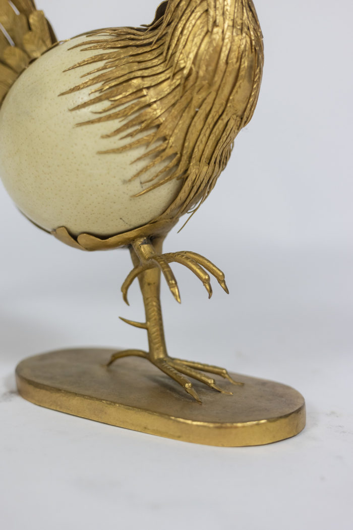 Sculpture coq en oeuf d'autruche et laiton - socle