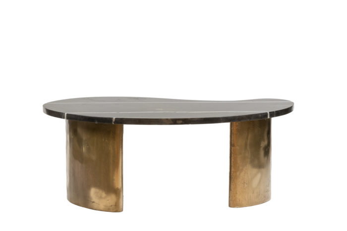 Table basse en laiton et marbre de forme haricot - envers