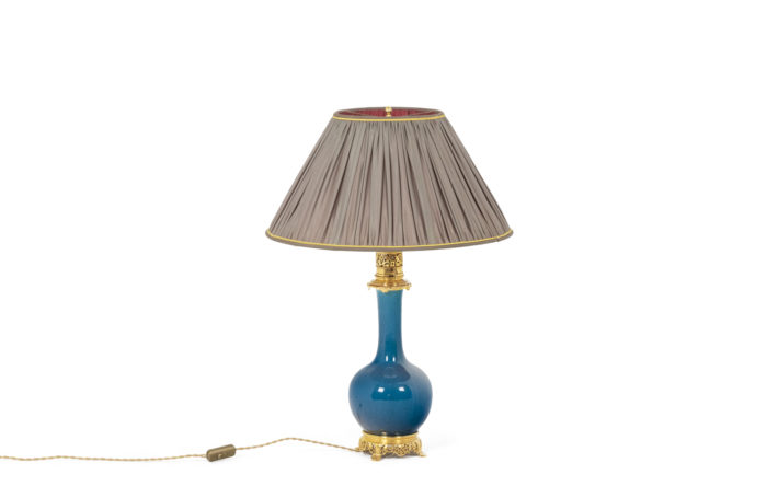 Paris porcelain and gilt bronze lamp, circa 1880 - avec abat-jour