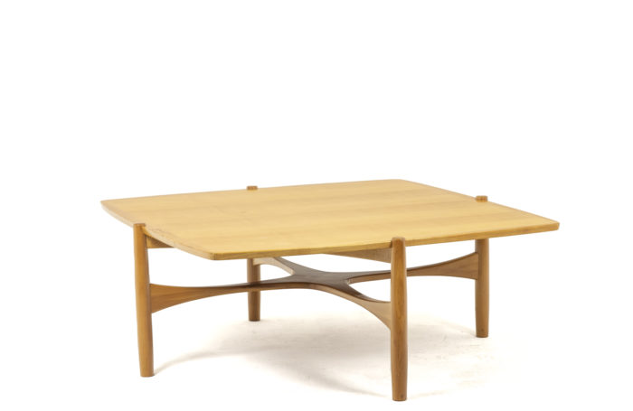 Table basse en merisier blond - 3:4