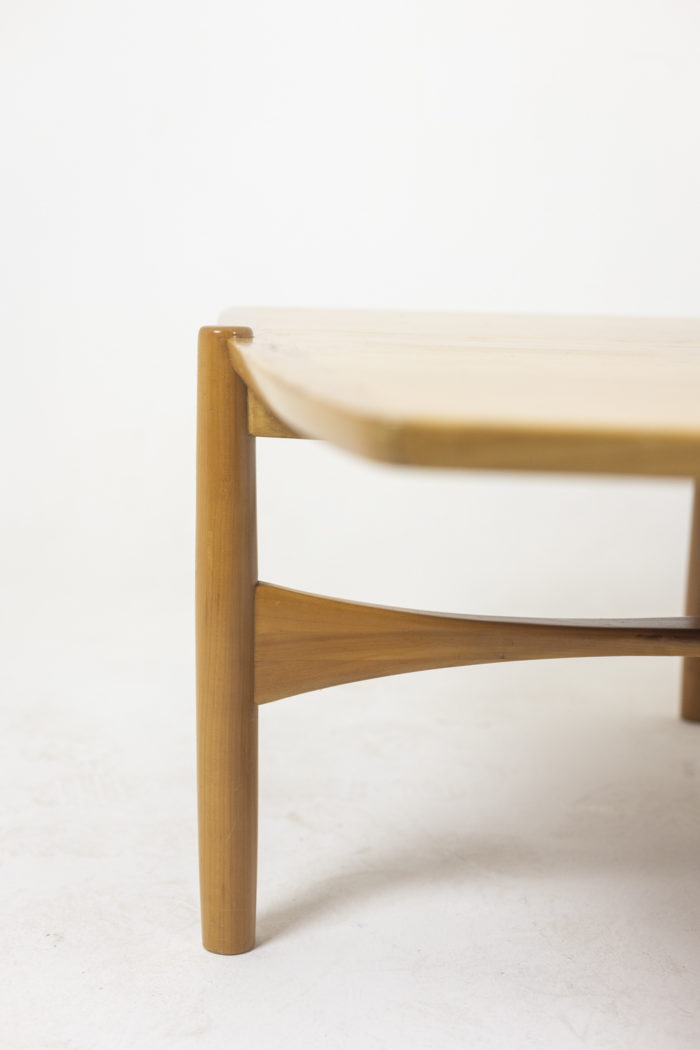 Cherry wood coffee table, 1970s - detail