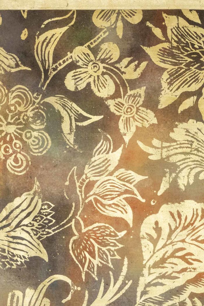 Toile peinte marron et fleurs dorées - focus