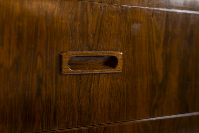 Chest of drawers in rosewood, 1970' - focus handles