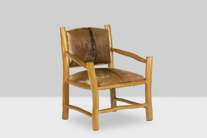 Brutalist style armchair in elm and goatskin, 1970s - 3:4