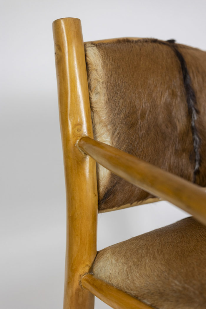 Brutalist style armchair in elm and goatskin, 1970s - focus seatback
