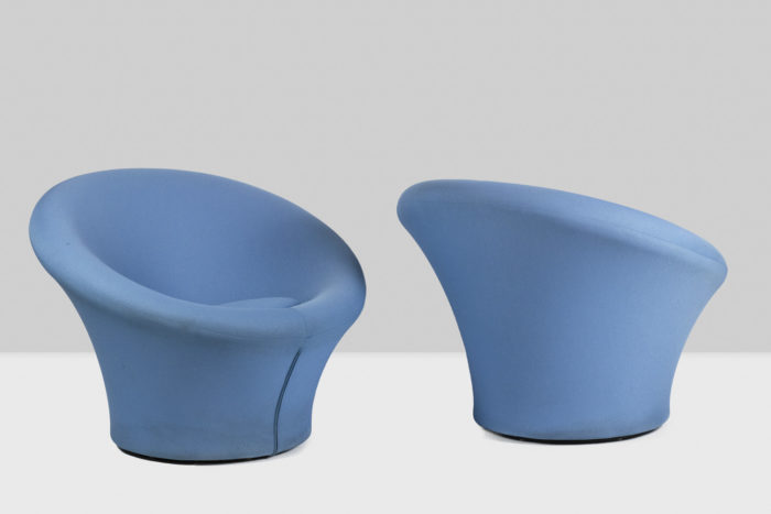 Pierre Paulin for Artifort, Pair of "Mushroom" armchairs, 1970s - staging with the pair