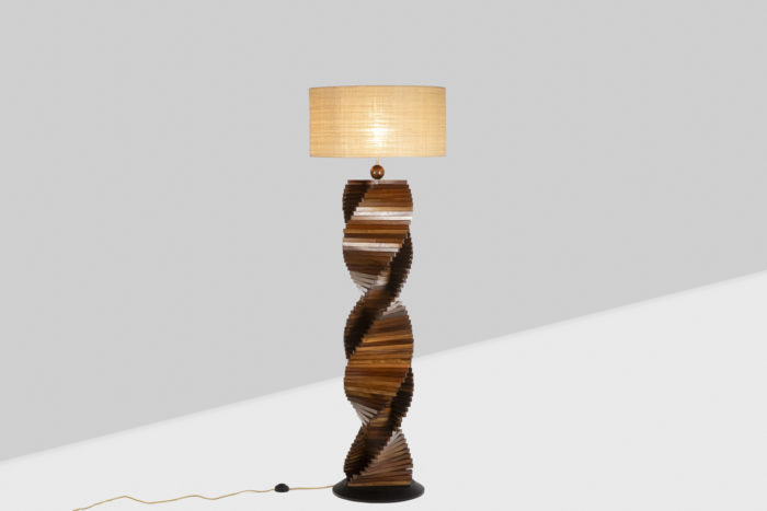 Sculptural wooden lamp base. 1980s - light