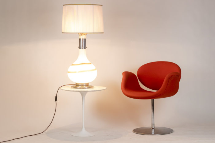 Série de quatre fauteuils Tulipe de Pierre Paulin pour Artifort - mise en scène