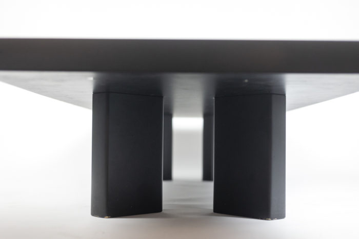 Charlotte Perriand Table basse en bois laqué noir - zoom bis