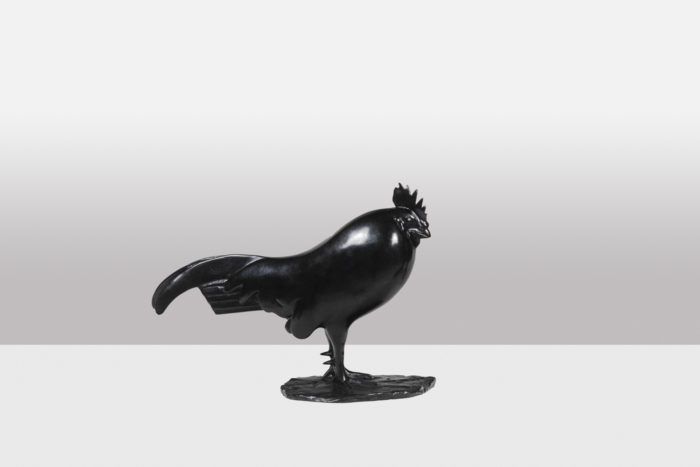 Le Coq Dormant, Bronze à patine brune à la cire perdue d'après François Pompon édité par l'atelier Valsuani, Reproduction 2006, Exemplaire 9:25 - profil