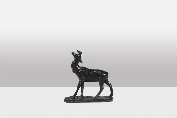 Sculpture Cerf bramant. Bronze en patine brune, fonte à la cire perdue - profil bis