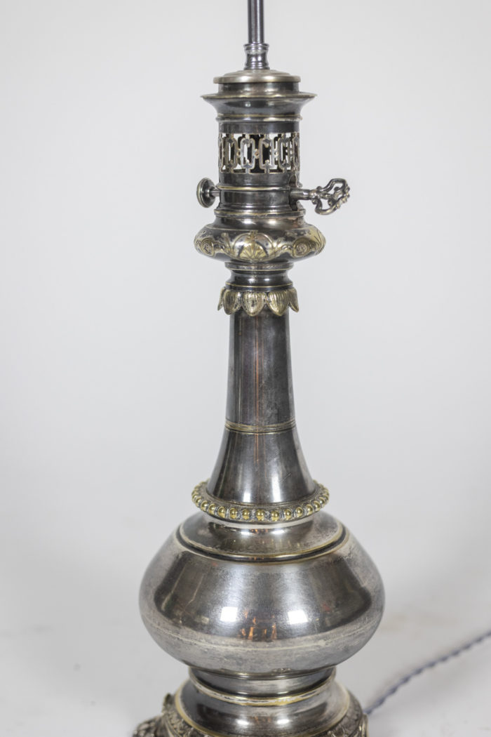 Paire de lampes argentées de forme balustre, épo. N. III, circa 1880 -