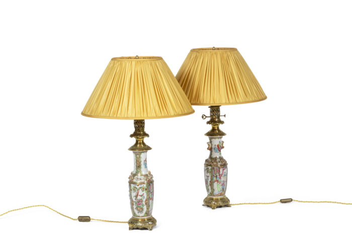 Pair of lamps in Canton porcelain and bronze. Circa 1880. - the pair