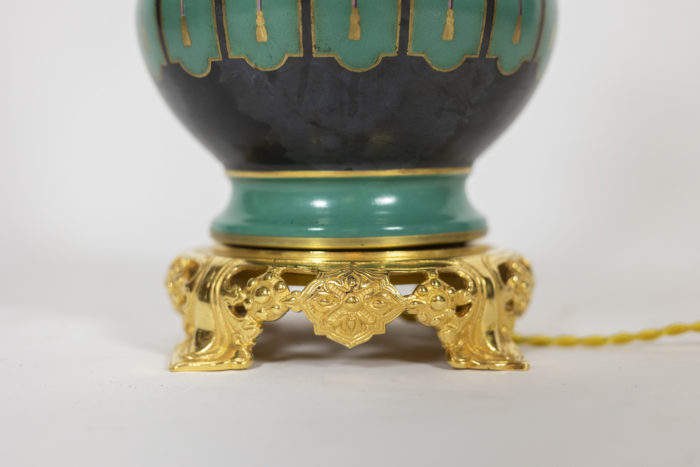 Paire de lampes en porcelaine de Paris, circa 1850 - base quadripode