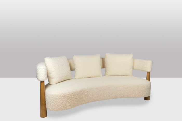 3-seater “bean” shaped sofa. Contemporary work. - 3:4