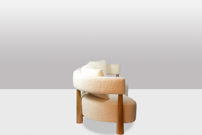 3-seater “bean” shaped sofa. Contemporary work. - profile
