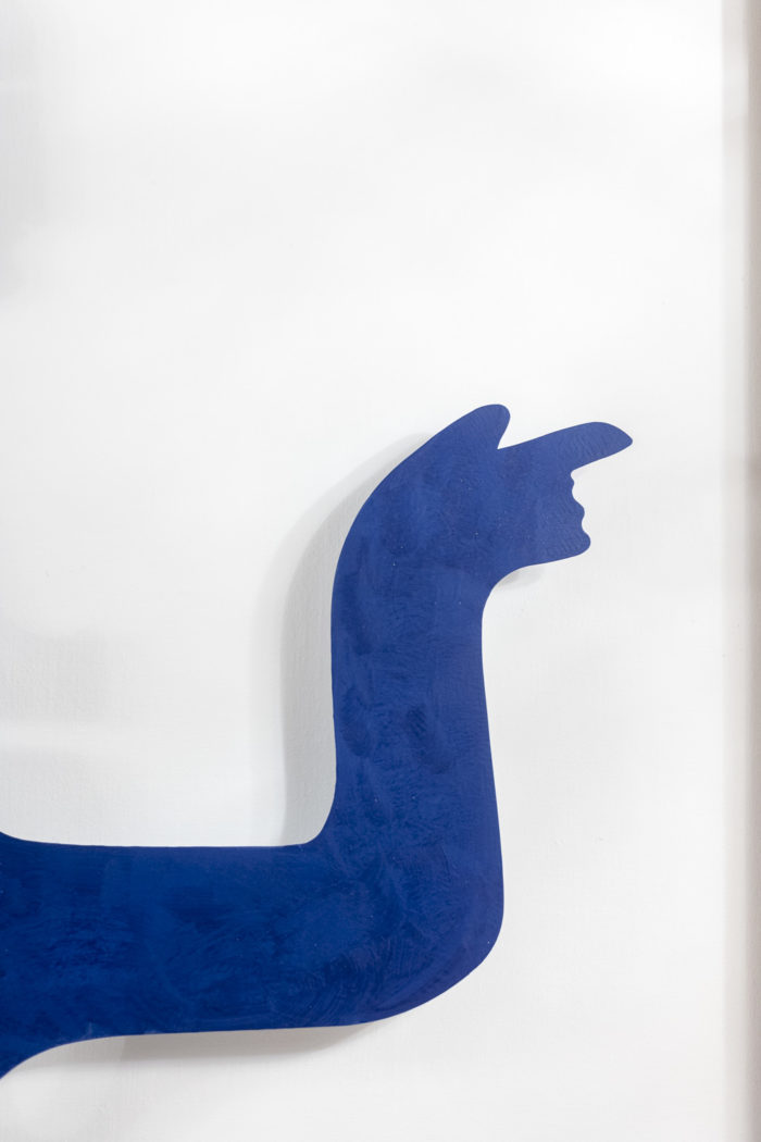 Decorative panel "Eva" in blue lacquered metal. Contemporary work.- bras