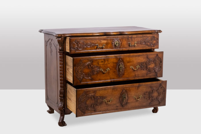 Louis XV style chest of drawers Liège walnut. Circa 1880. - drawers open