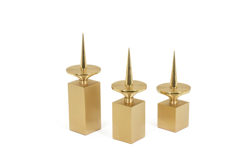 Set of 3 gilded brass candlesticks. Contemporary Work.