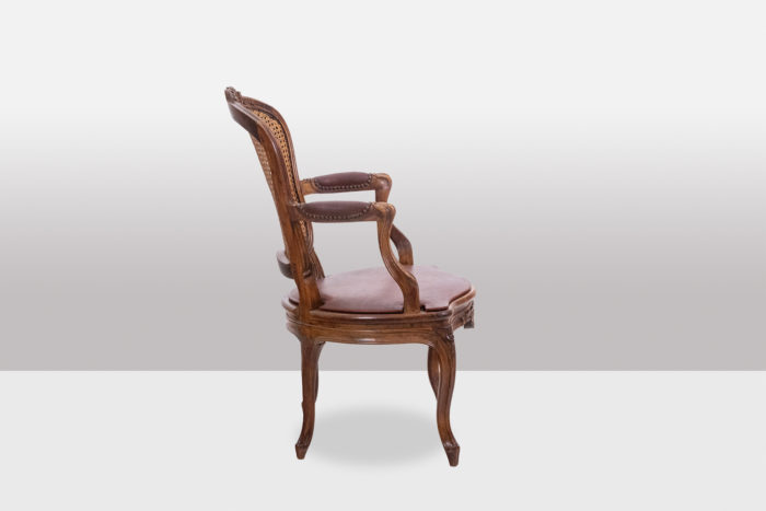 Pair of "cabriolet" armchairs in walnut and canework. Louis XV period. - profile