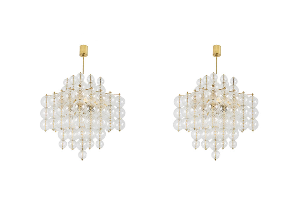 Pair of chandeliers in blown glass and gilded brass. 1970s.