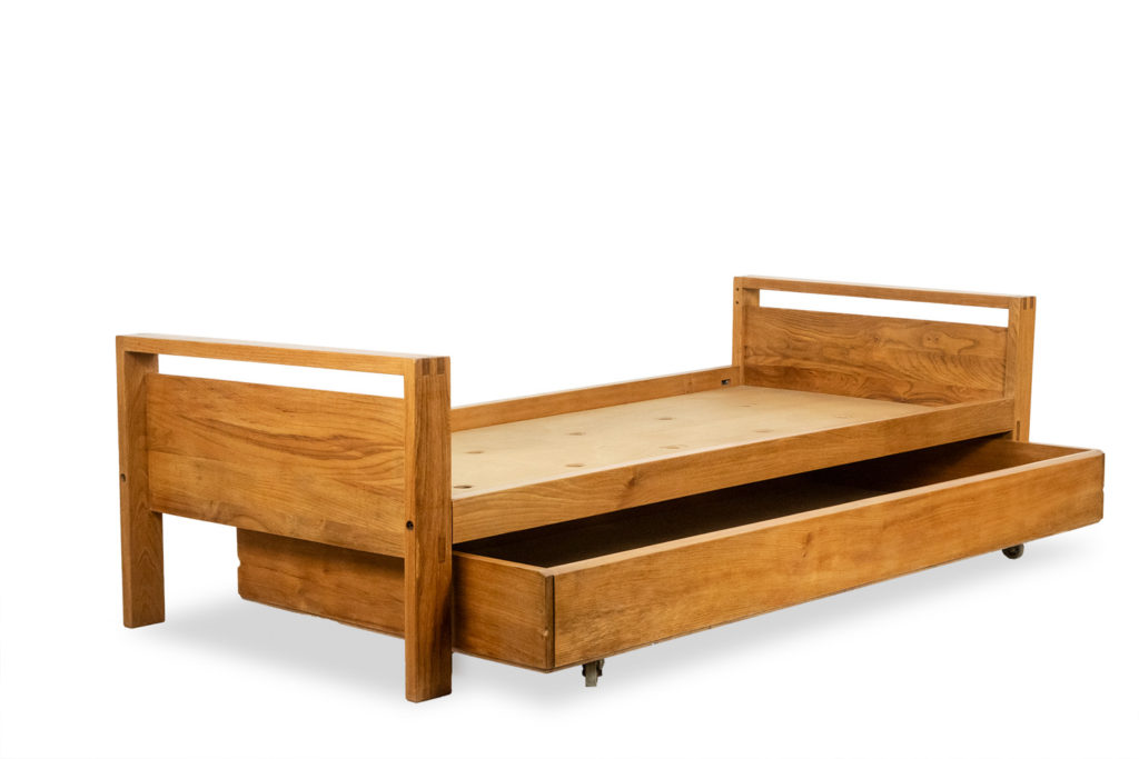 Pierre Chapo. Elm bed model “L06”, with its drawer. 1970s.