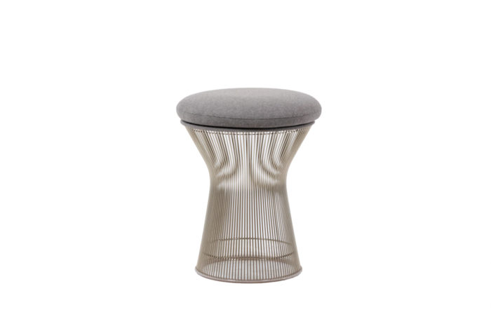 Warren Platner, for KNOLL. Round stool with metal base. Circa 1970.