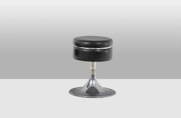 Tabouret bas noir cylindrique