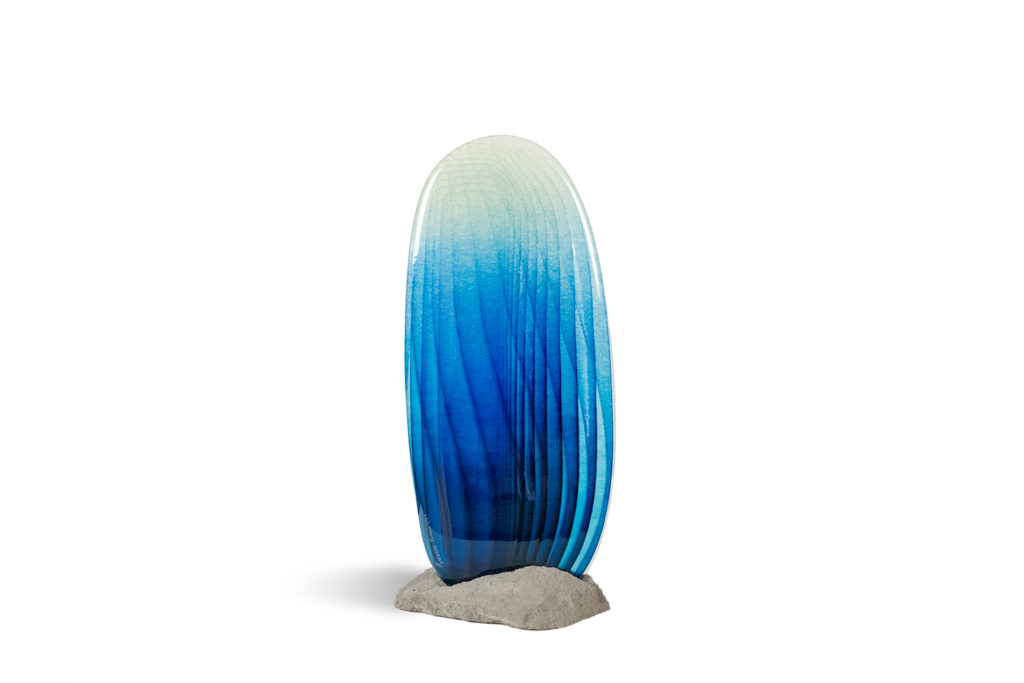 Jonathan Ausseresse. Sculpture en verre couleur bleu ciel. Contemporain.