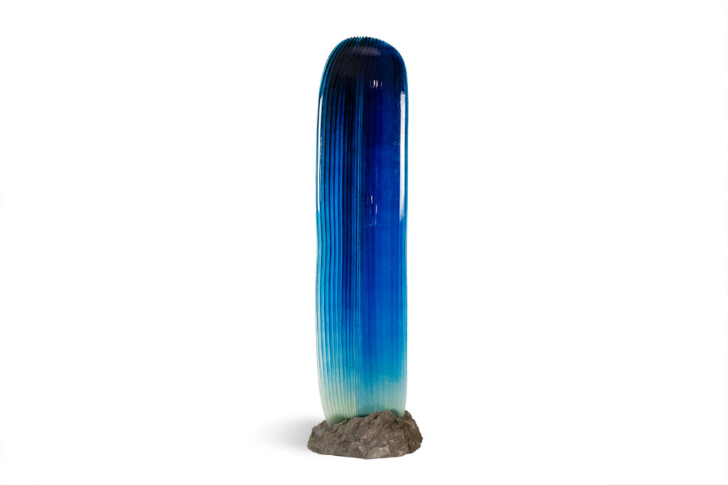 Jonathan Ausseresse. Très grande sculpture en verre bleu. Contemporain.